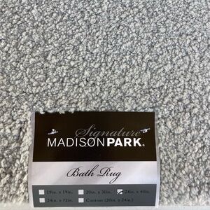Madison Park Signature Marshmallow Bathroom Rug 24" x 40" Gray New
